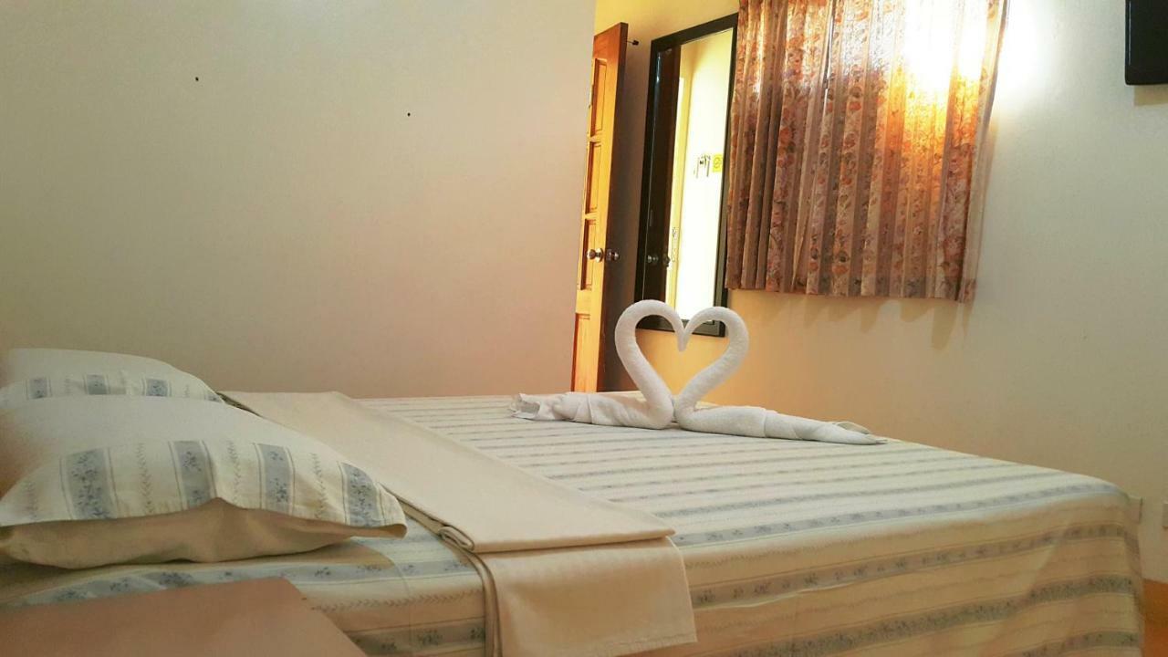Oslob Malonzo Pension House ภายนอก รูปภาพ